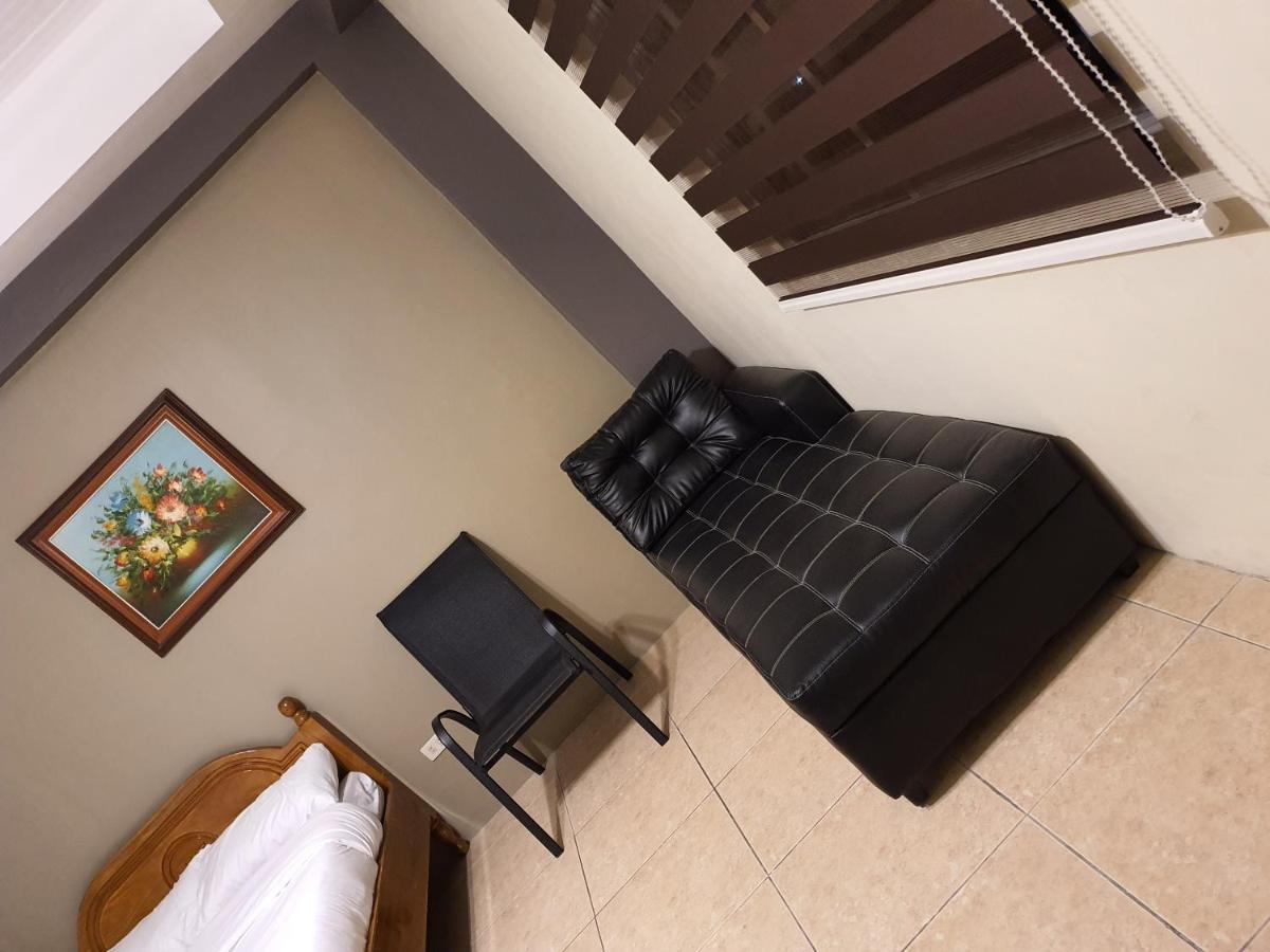 2428 Suites Urdaneta Zewnętrze zdjęcie