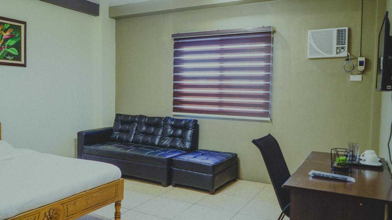 2428 Suites Urdaneta Zewnętrze zdjęcie