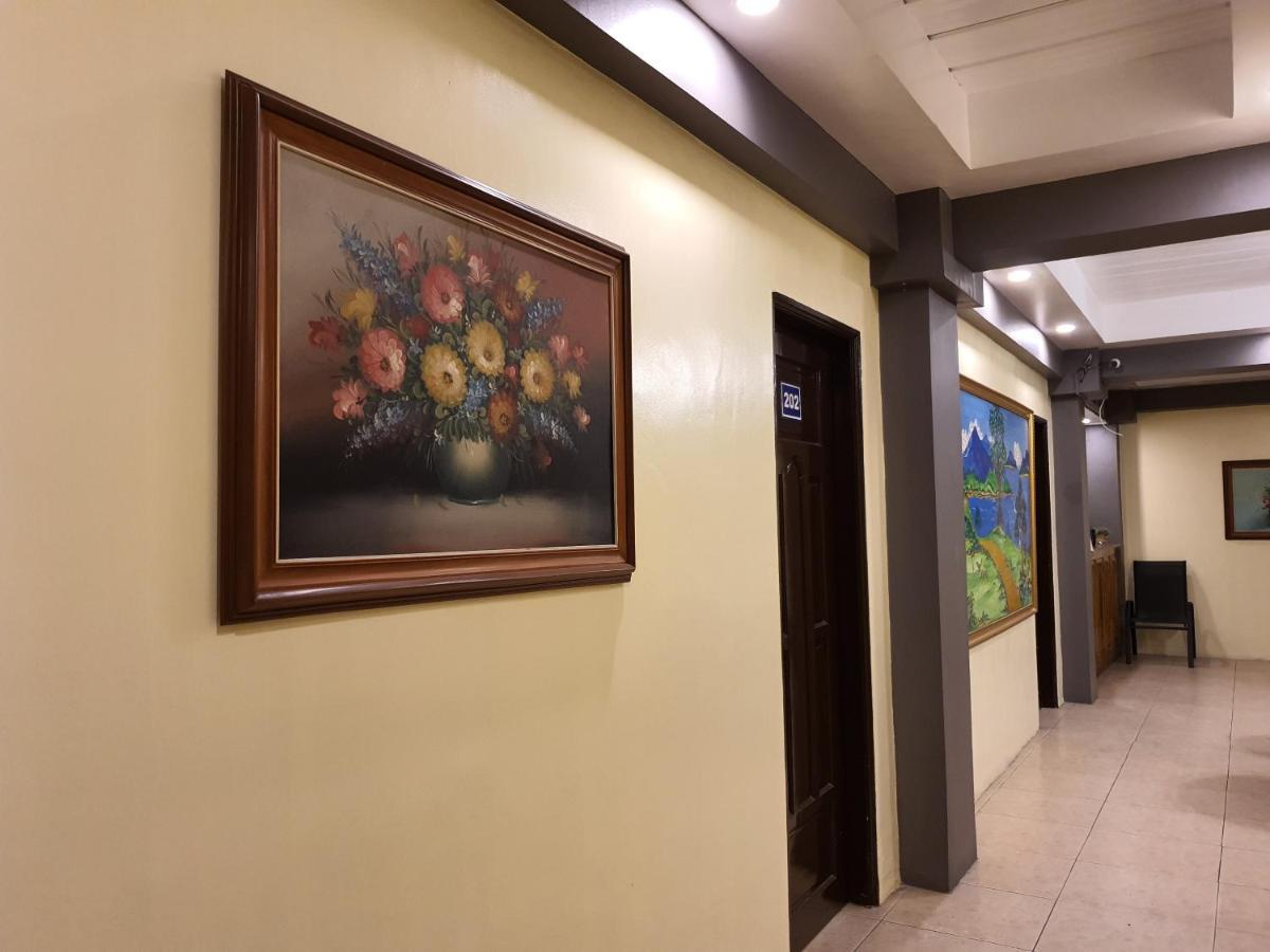 2428 Suites Urdaneta Zewnętrze zdjęcie