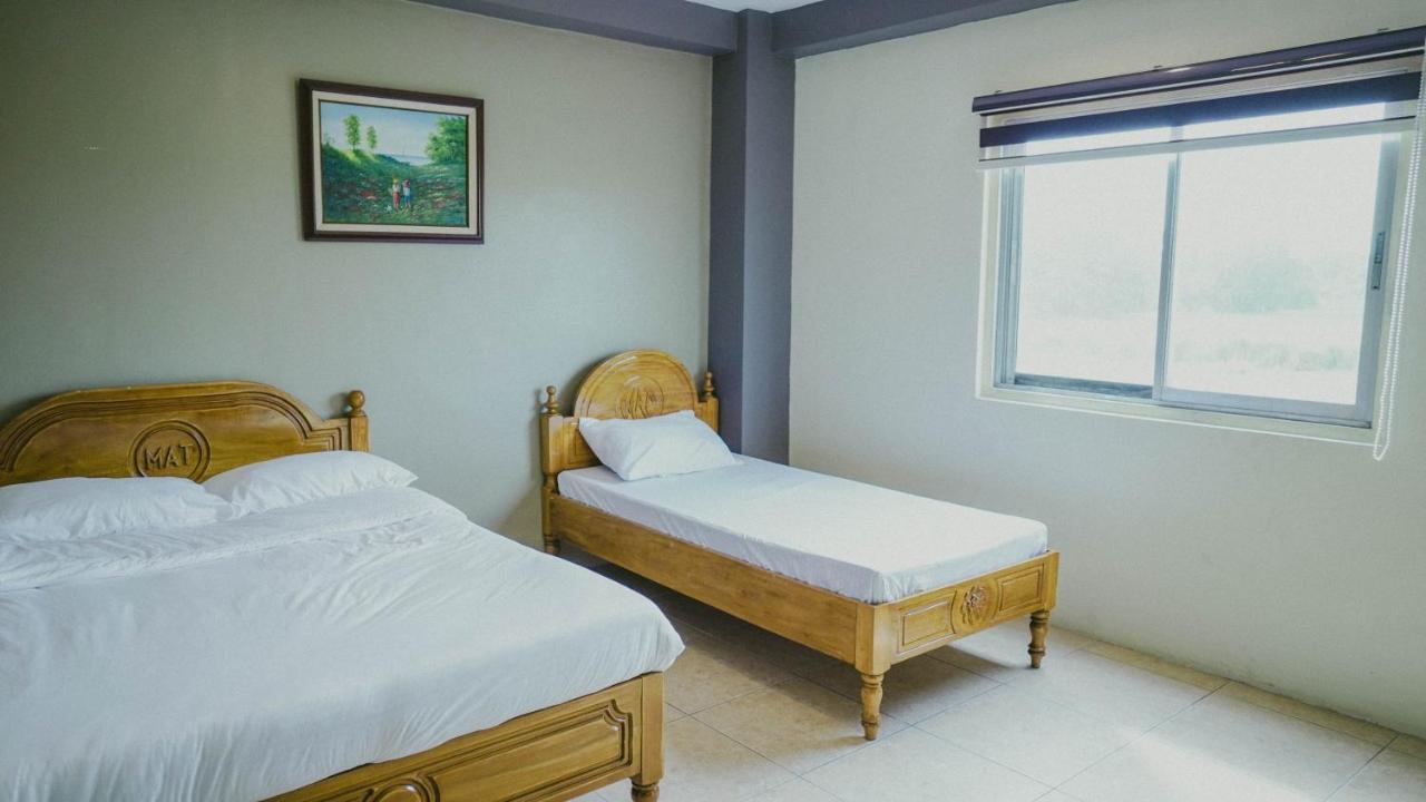 2428 Suites Urdaneta Zewnętrze zdjęcie